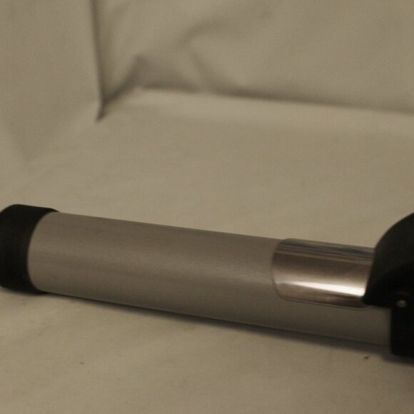 $150 The Beachwaver Co S1-125 Rotating Ceramic Curling Iron - Picture 5 of 7